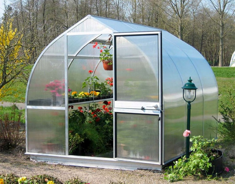 Free Standing Greenhouses