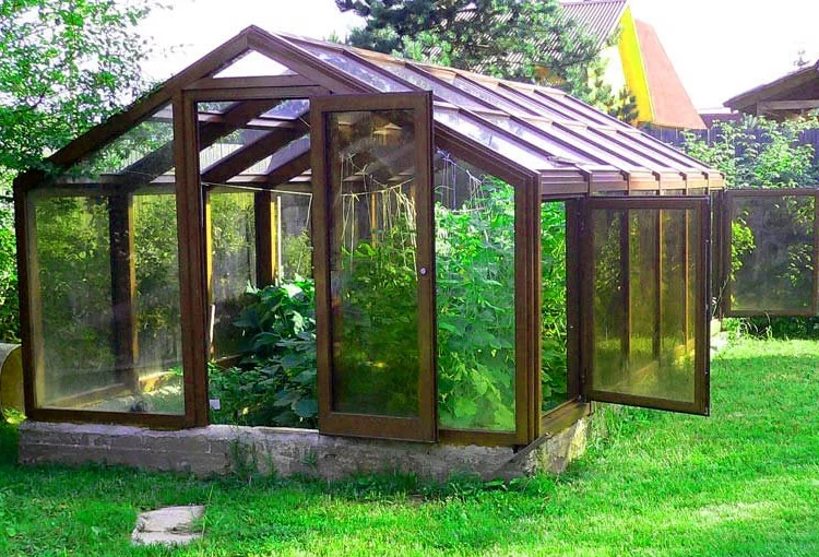 Greenhouse cover material options